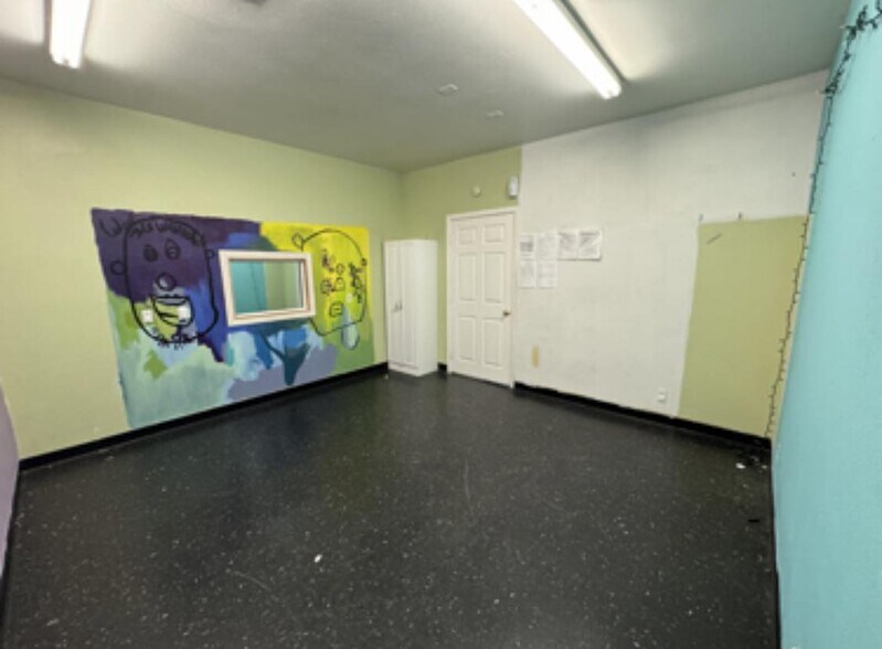 More Photos Of 3827 W Rosecrans Ave, Hawthorne Storefront For Lease