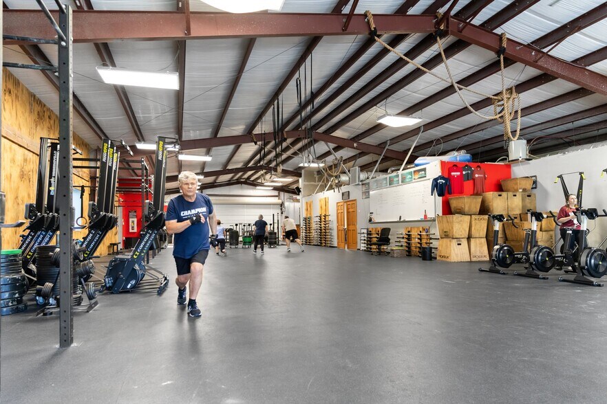 More Photos Of 140 NE Yellow Pine Ave, Madison Restaurant For Sale