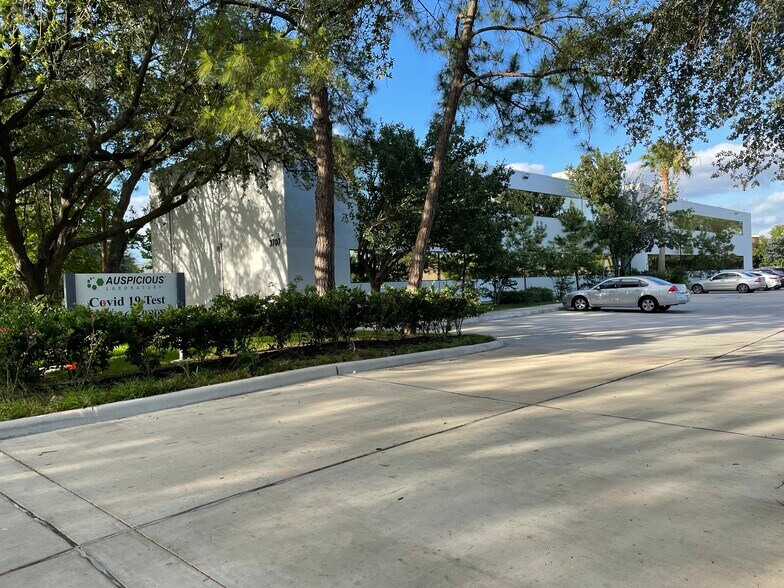 More Photos Of 3707 Westcenter Dr, Houston Office For Lease
