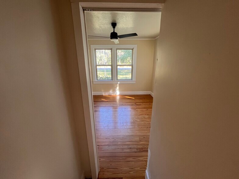 More Photos Of 230 S Center St, Pierson Apartments For Sale