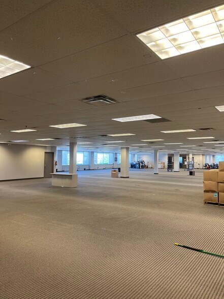 More Photos Of 35 Orlando Ave, Richmond Hill Warehouse For Lease