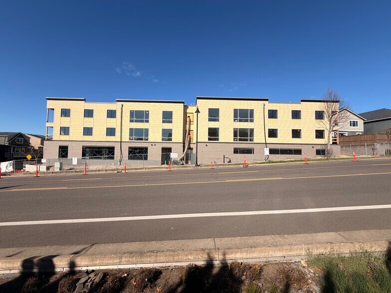 More Photos Of 7650 NW 170th Ave, Portland General Retail For Lease