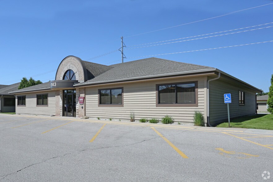 More Photos Of 1143 Warwick Way, Racine Medical For Lease