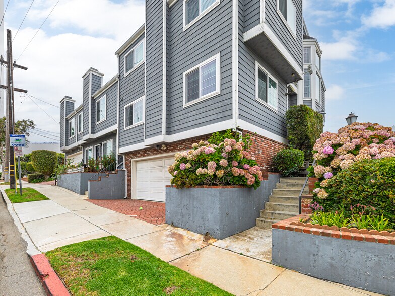 More Photos Of 426 E Imperial Ave, El Segundo Apartments For Sale