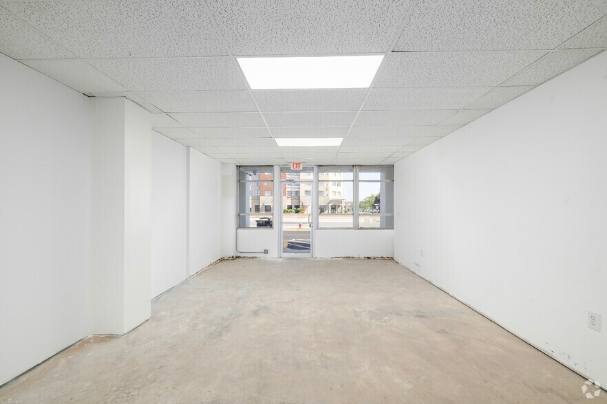 More Photos Of 6901 Old Keene Mill Rd, Springfield Office For Lease