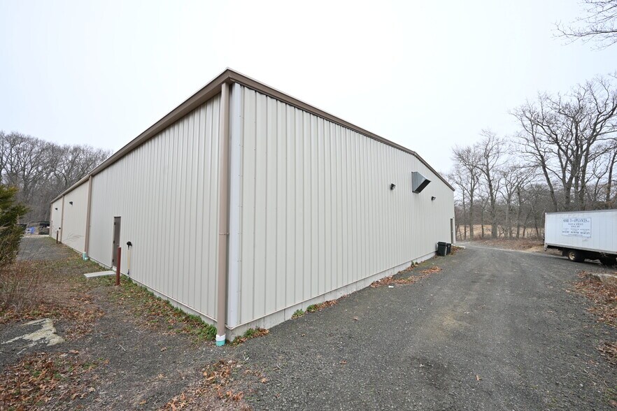 More Photos Of 64 Nod Rd, Clinton Industrial For Sale