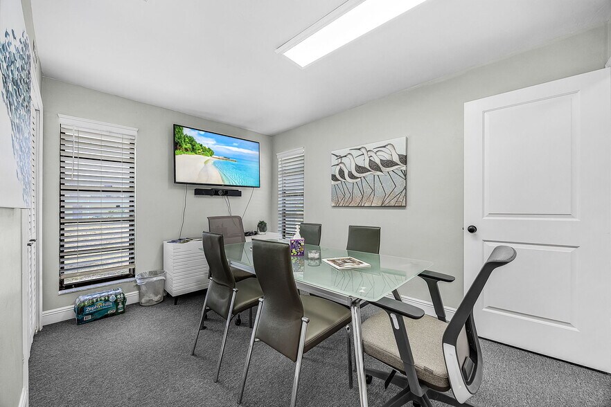 More Photos Of 2959 Oleander St, Saint James City Office For Sale