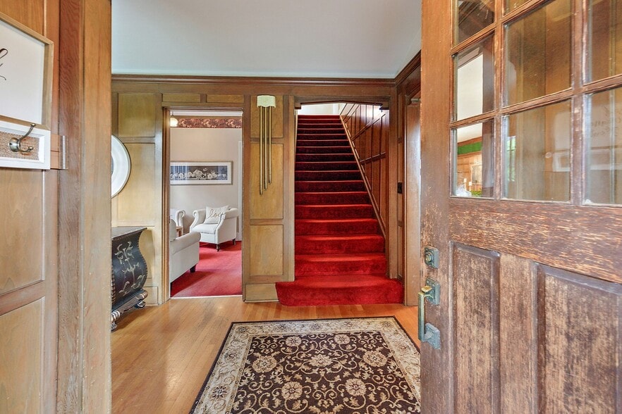 More Photos Of 2336 Table Rock Rd, Medford Freestanding For Sale