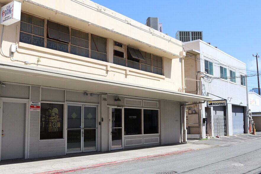 More Photos Of 746 Ilaniwai St, Honolulu Storefront Retail Office For Lease