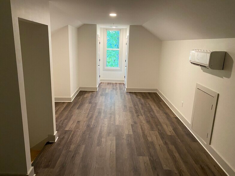 More Photos Of 3010 State, Peachtree City Office Residential For Sale