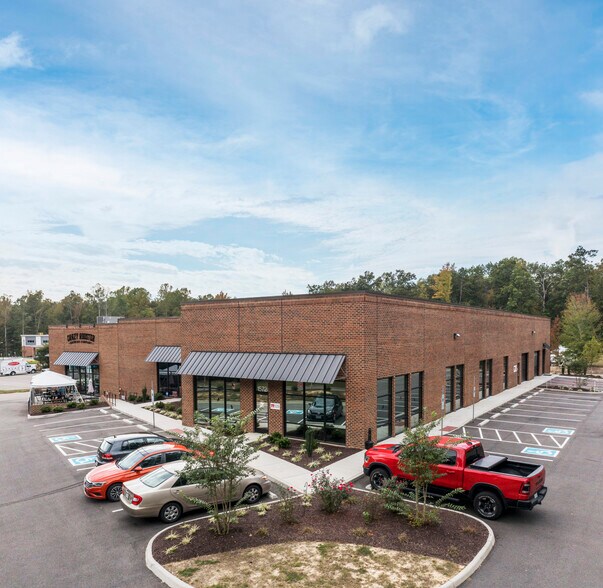 Primary Photo Of 1560-1578 Oakbridge Dr, Midlothian Light Distribution For Lease