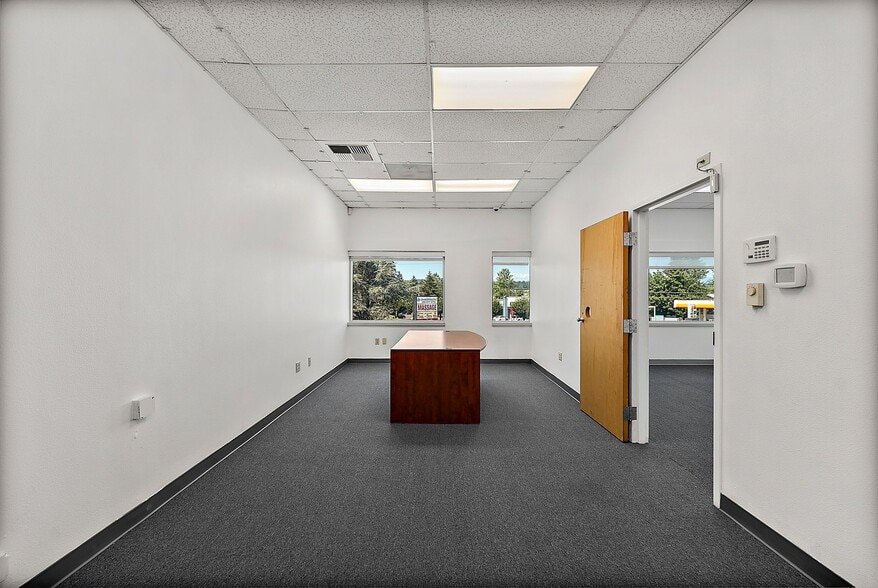 More Photos Of 3721 Kitsap Way, Bremerton Office For Lease