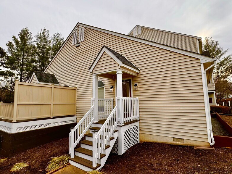 More Photos Of 2820 Hydraulic Rd, Charlottesville Apartments For Lease