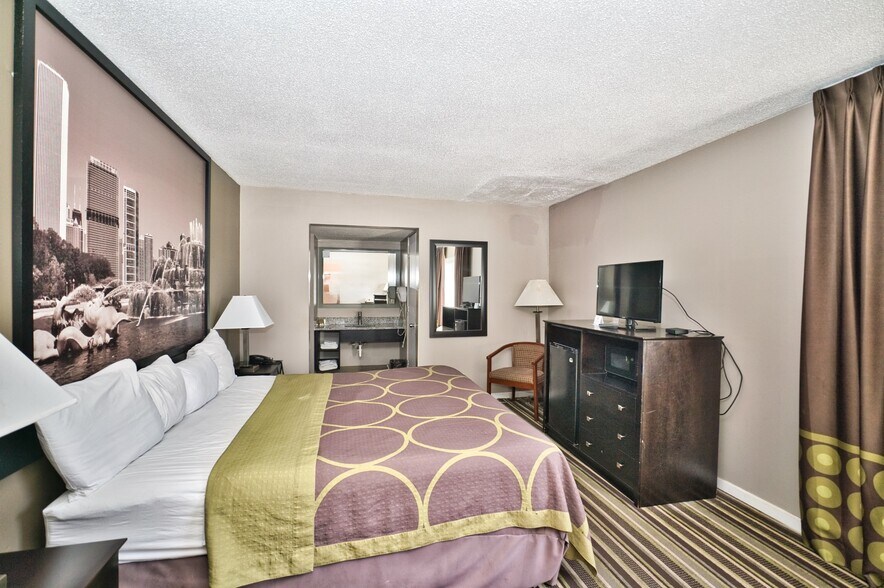 More Photos Of 9110 Waukegan Rd, Morton Grove Hotel For Sale