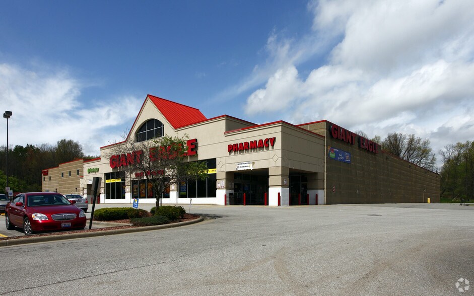 More Photos Of 4684-4700 Belmont Ave, Youngstown Unknown For Lease