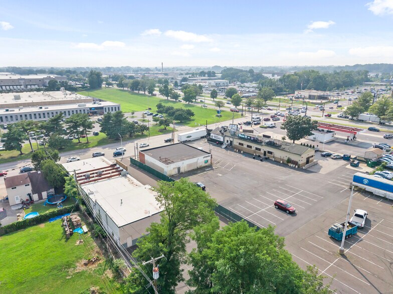 More Photos Of 2719-2745 Comly Rd, Philadelphia Office For Sale