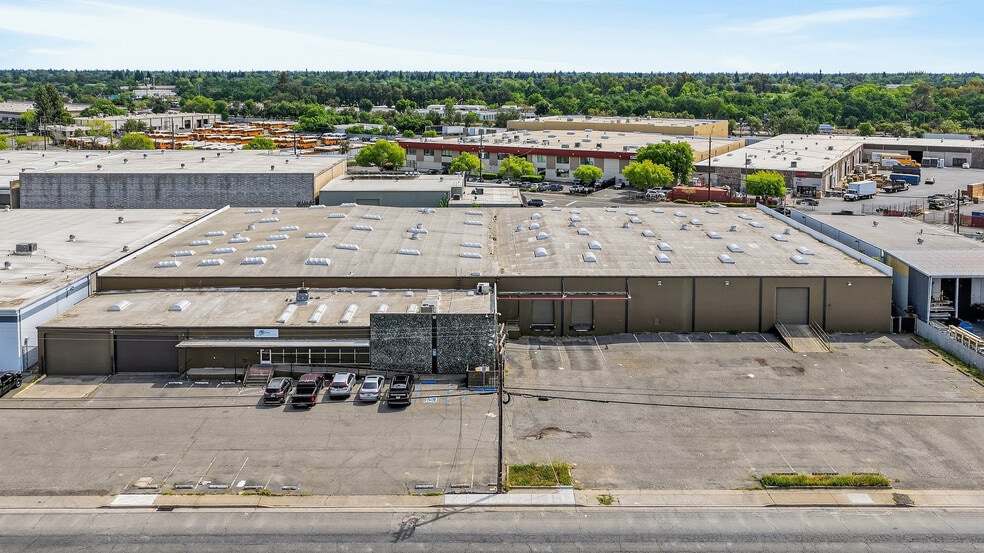 More Photos Of 4320 Roseville Rd, North Highlands Warehouse For Sale