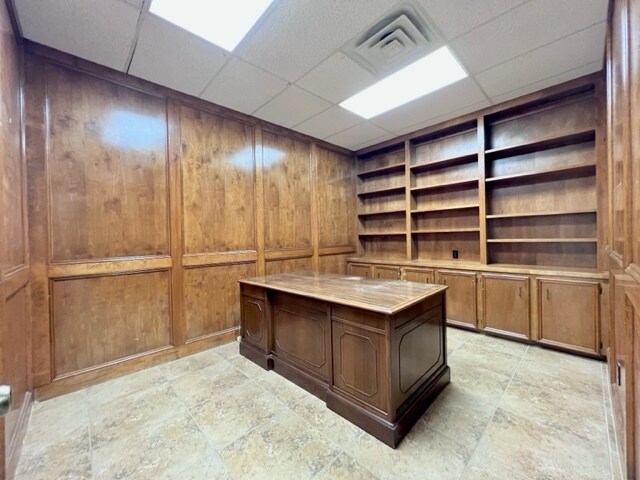 More Photos Of 3512 Avenue I, Rosenberg Office For Lease