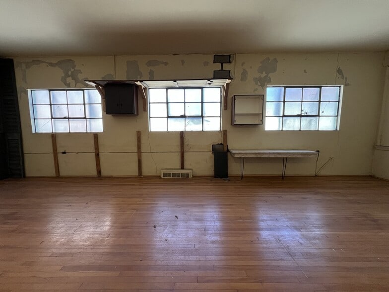 More Photos Of 1708 Logan St, Cincinnati Apartments For Lease