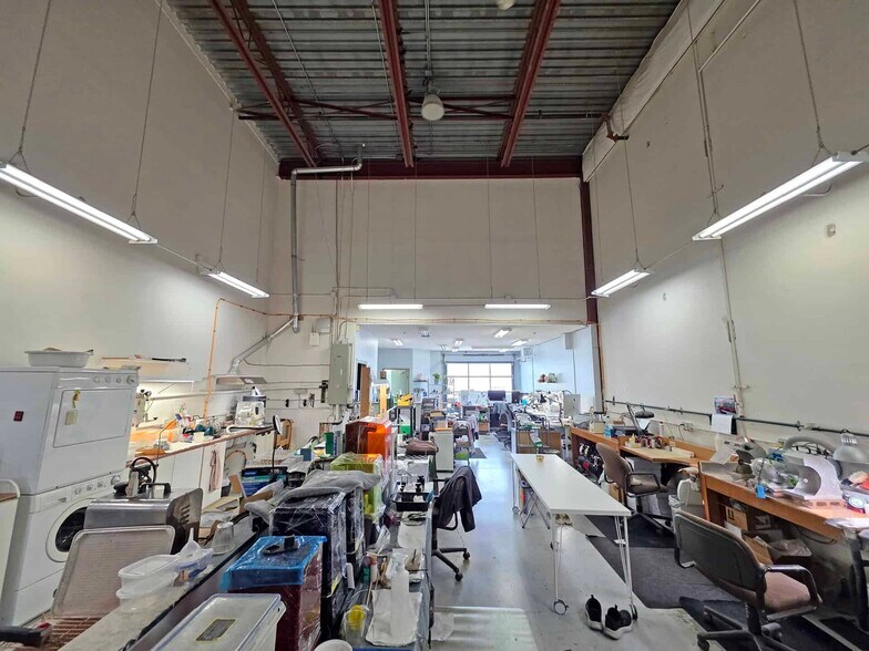 More Photos Of 1083 Kent Ave NE, Vancouver Light Manufacturing For Sale