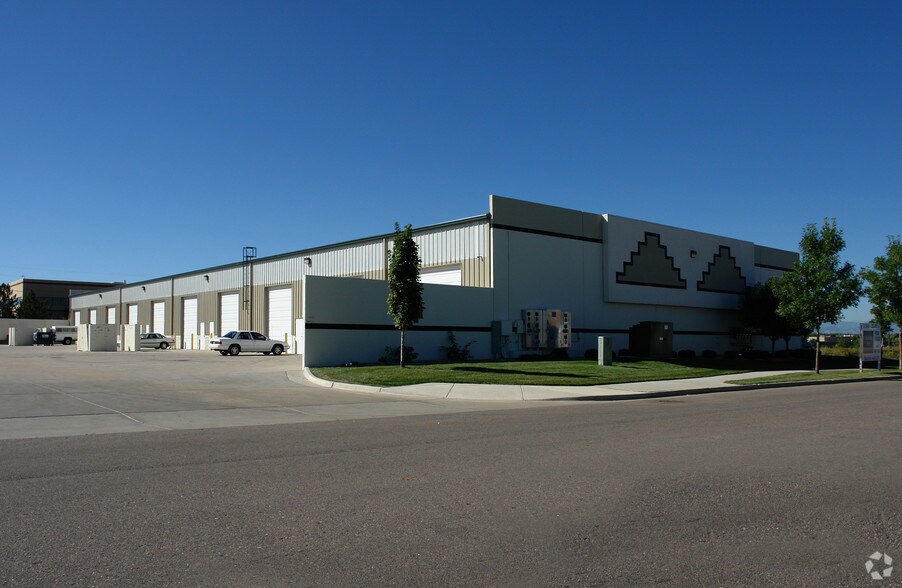 More Photos Of 16608-16698 E 2nd Ave, Aurora Light Manufacturing For Lease