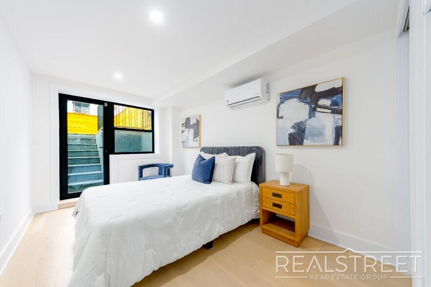 More Photos Of 110 McKibben St, Brooklyn Apartments For Sale