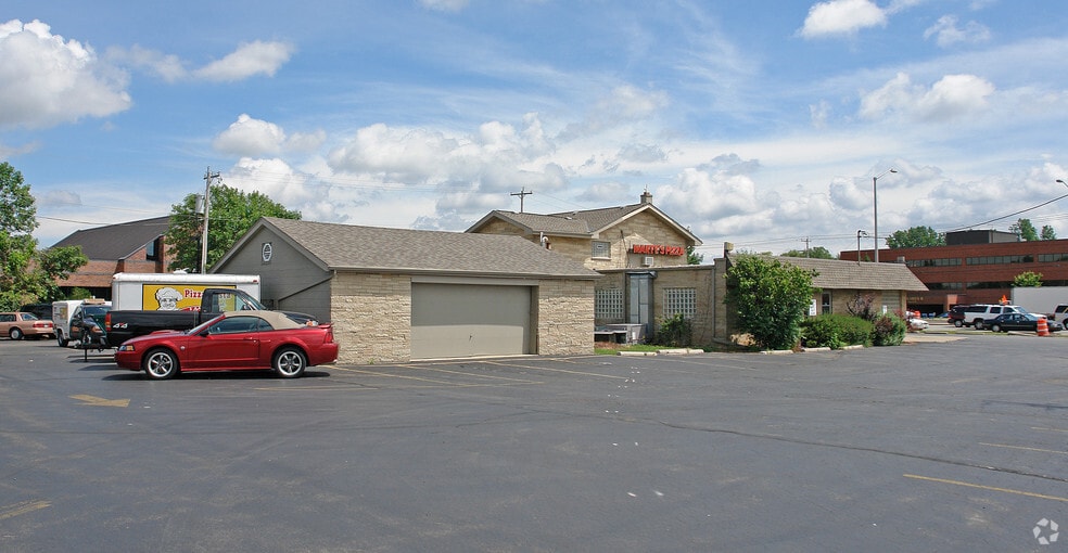 More Photos Of 16680 W Bluemound Rd, Brookfield Fast Food For Sale