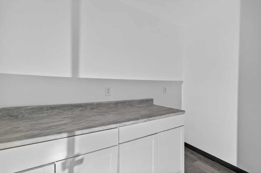 More Photos Of 1130 E North Blvd, Leesburg Freestanding For Lease