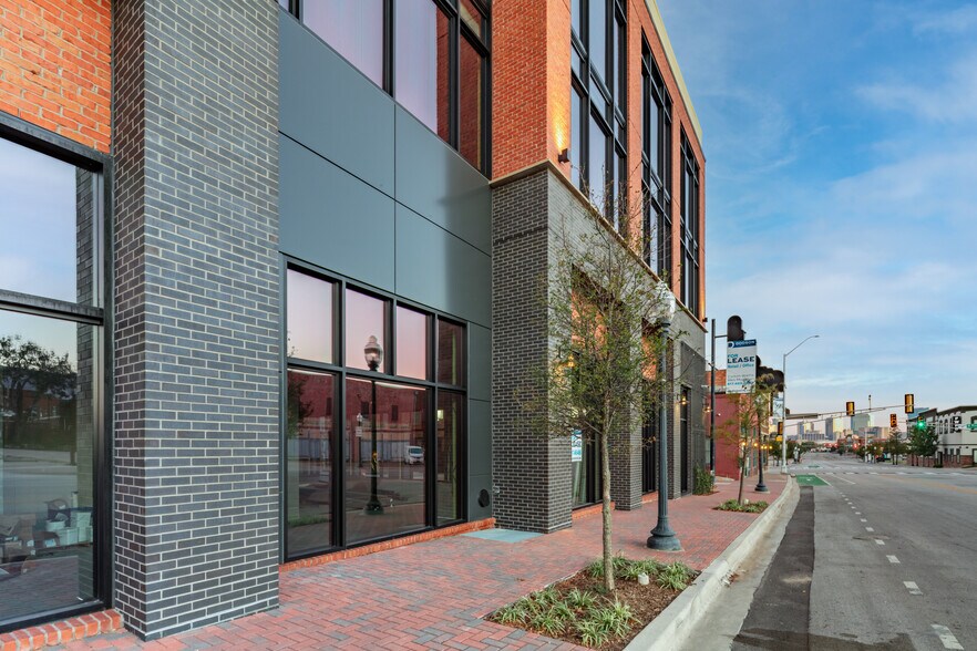 More Photos Of 701 W Magnolia Ave, Fort Worth Unknown For Lease