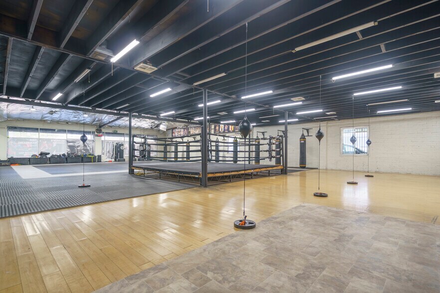 More Photos Of 1420-1424 W Olympic Blvd, Los Angeles Storefront Retail Office For Lease