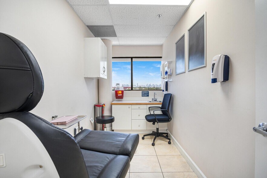 More Photos Of 351 NW Le Jeune Rd, Miami Medical For Sale