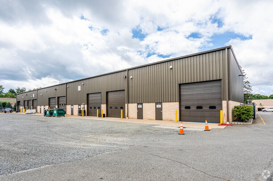 More Photos Of 7 Middlebury Blvd, Randolph Flex For Lease