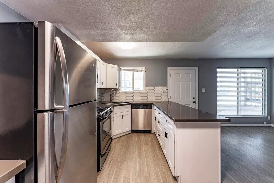 More Photos Of 2014 W Berridge Ln, Phoenix Apartments For Sale