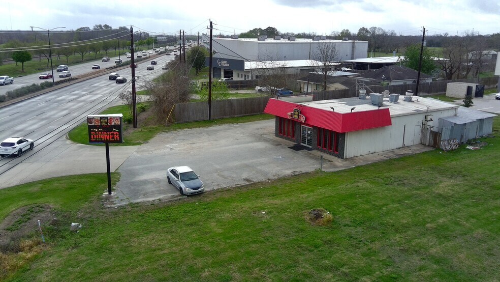 More Photos Of 4133 S Main St, Stafford Restaurant For Lease