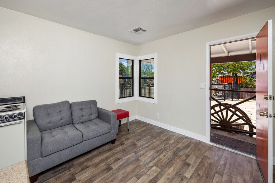 More Photos Of 409 S Montezuma St, Prescott Hotel For Sale