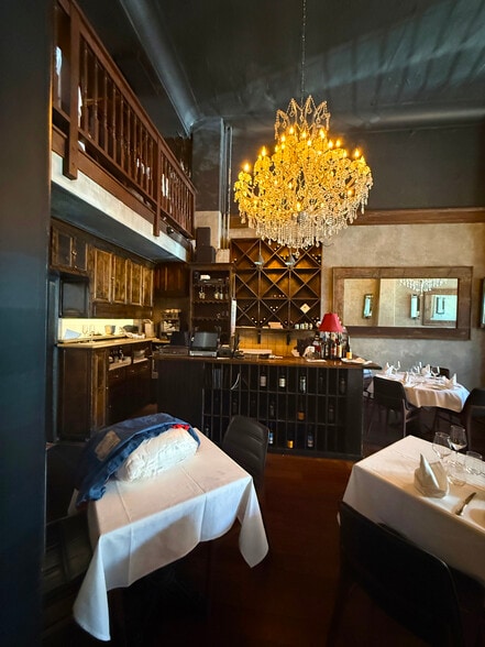 More Photos Of 3001-3013 Main St, Santa Monica Apartments For Lease