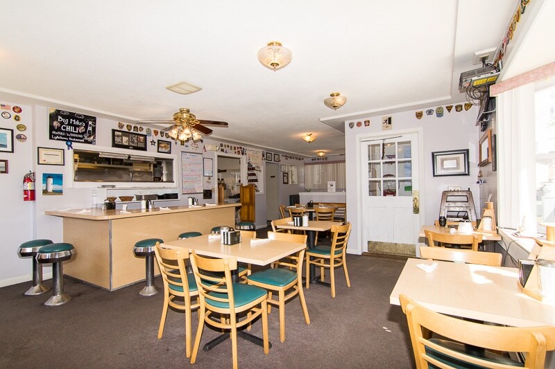 More Photos Of 156 Route 66 E, Columbia Restaurant For Sale
