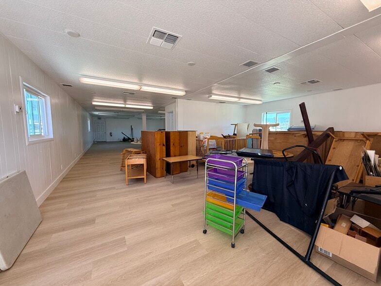 More Photos Of 625 N Eucalyptus Ave, Rialto Religious Facility For Lease