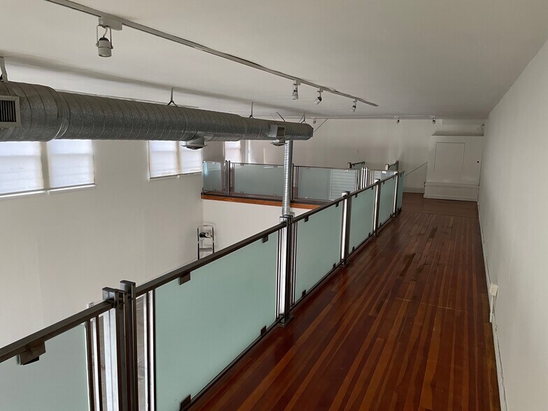 More Photos Of 2019-2023 Riverside Dr, Los Angeles Storefront Retail Office For Sale