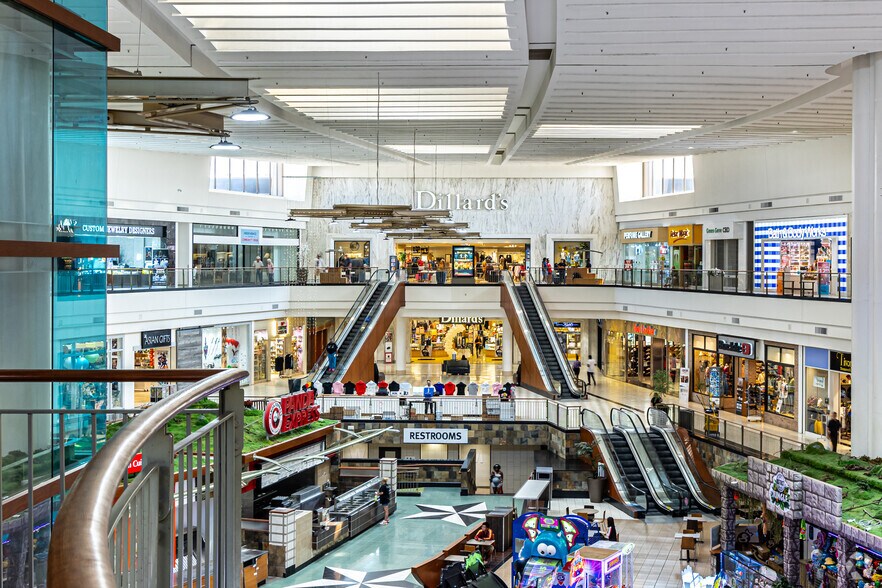 More Photos Of 18813 E 39th St, Independence Unknown For Lease