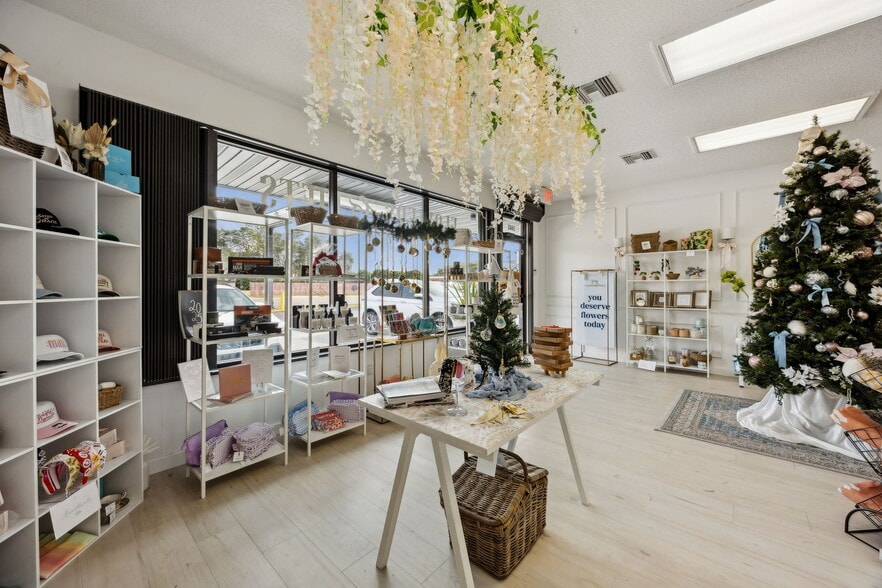 More Photos Of 1637-1643 S 8th St, Fernandina Beach Storefront For Sale