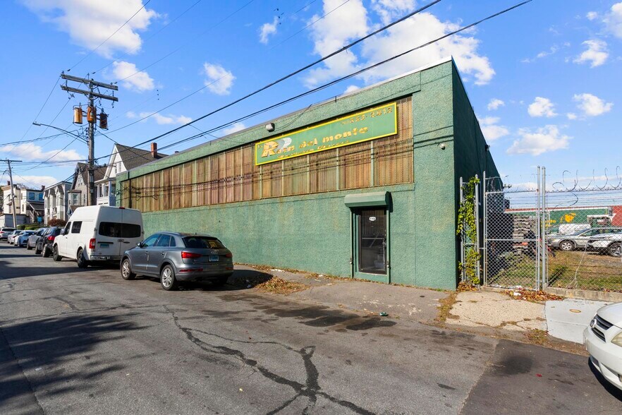 Primary Photo Of 417-433 Myrtle Ave, Bridgeport Manufacturing For Sale