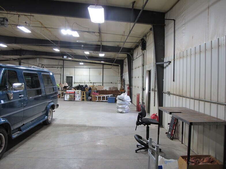 More Photos Of 713 E Main St, Waukon Manufacturing For Sale