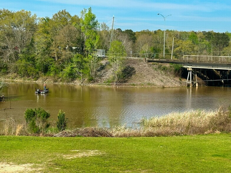 More Photos Of 1010 N Eufaula Ave, Eufaula Hotel For Sale