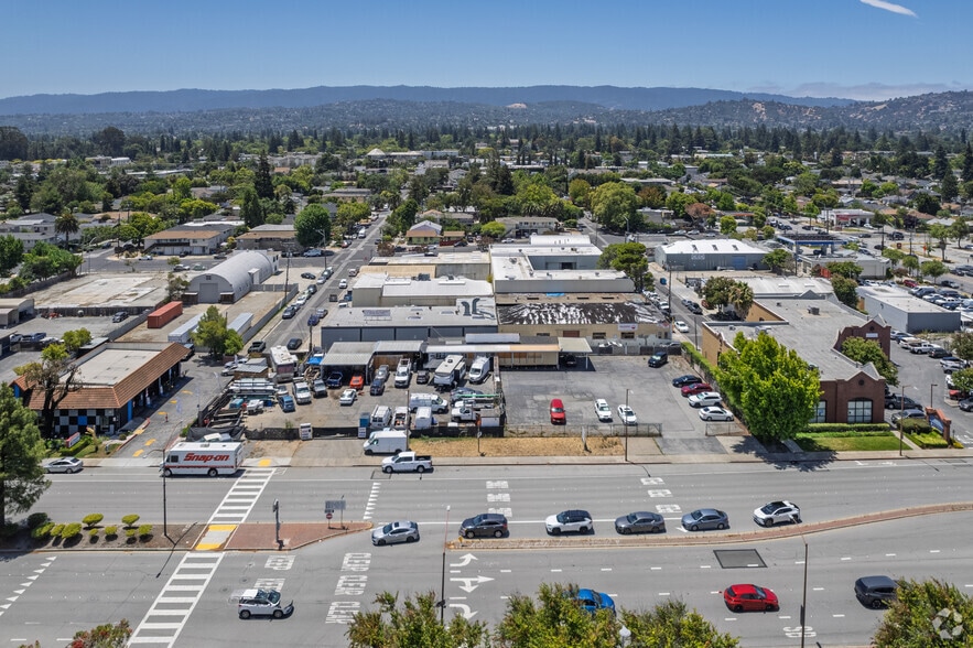 More Photos Of 540 Veterans Blvd, Redwood City Truck Terminal For Lease