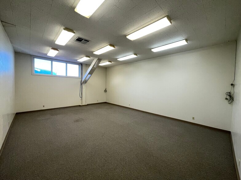More Photos Of 3318 Howard St, Mcclellan Office For Lease