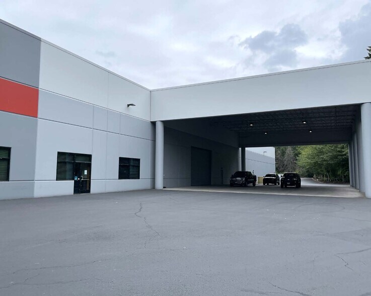 More Photos Of 4630 NE 166th Ave, Portland Warehouse For Lease