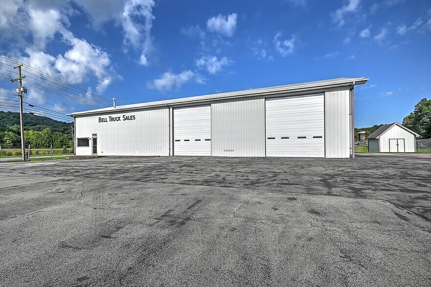 More Photos Of 3930 E Stone Dr, Kingsport Warehouse For Sale
