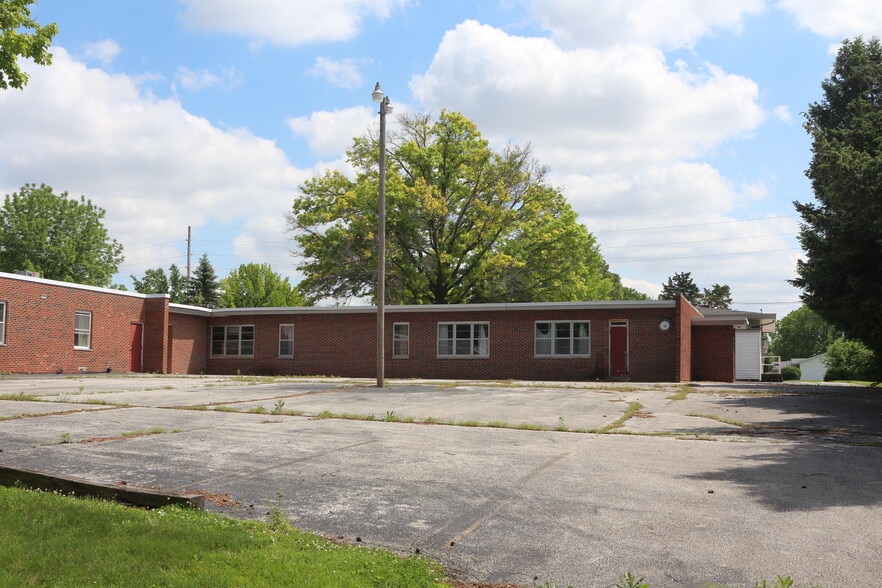 More Photos Of 1500 W Walnut St, Jacksonville Skilled Nursing Facility For Sale