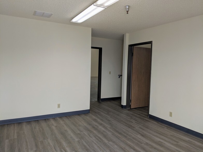More Photos Of 9528 E Rush St, South El Monte Manufacturing For Lease